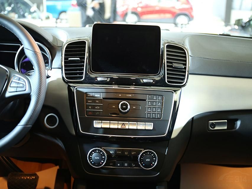 ���÷��棬�³��䱸��DYNAMIC SELECT��̬�ٿؿ���ϵͳ��AIRMATIC��������ϵͳ��ȫLEDǰ������β�ơ�����ȶ����Ƹ���ϵͳ����ײԤ��������