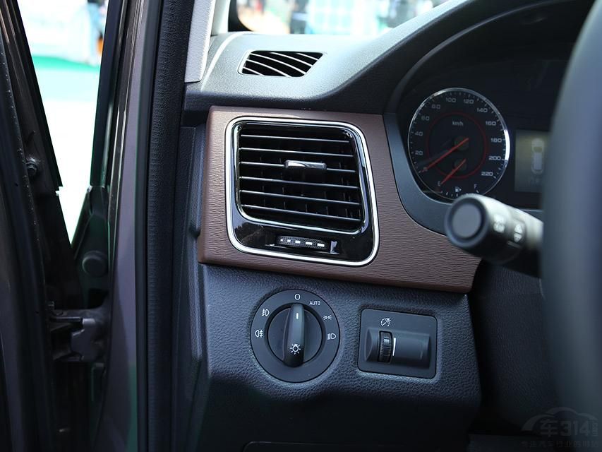 ����β������ͨ�泵�ͱ���һ�¡�