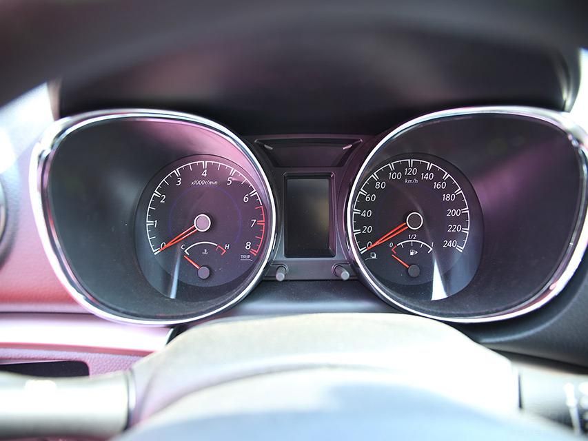 �������棬�³�������2.0L��Ȼ�����������������144�������������棬�뷢����ƥ��Ļ���6���ֶ���CVT�����䡣