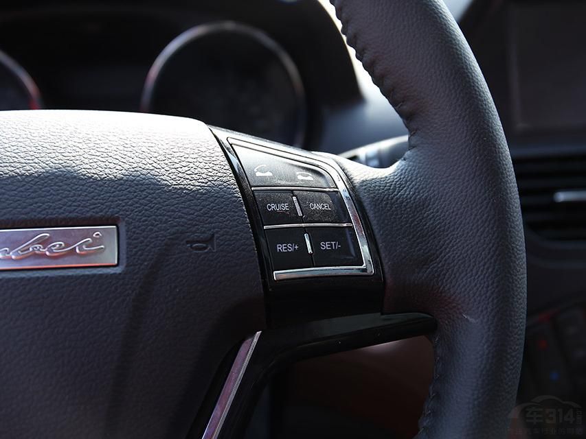 �ڳ����ߴ粿�֣��ٰ��ȵĳ����߷ֱ�Ϊ4745/1856/1710mm�����Ϊ2725mm��