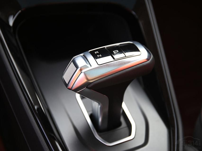 ����ʽ�п�̨���ͷǳ��󵨣��пز������ʲ��ϣ����Ϻ�����ˮ׼�����ֲ�����