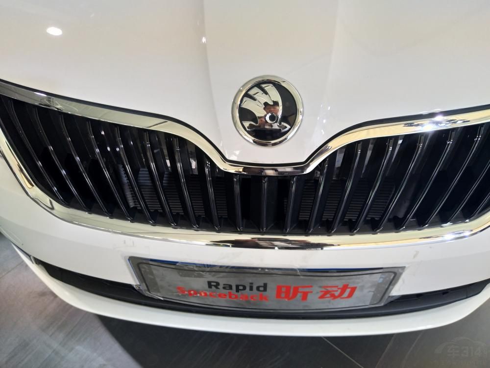 �ں��Ӿ��󷽵��г���¼������ͷ��������ʽ��ƣ�������Ӱ�쳵�����ۡ�