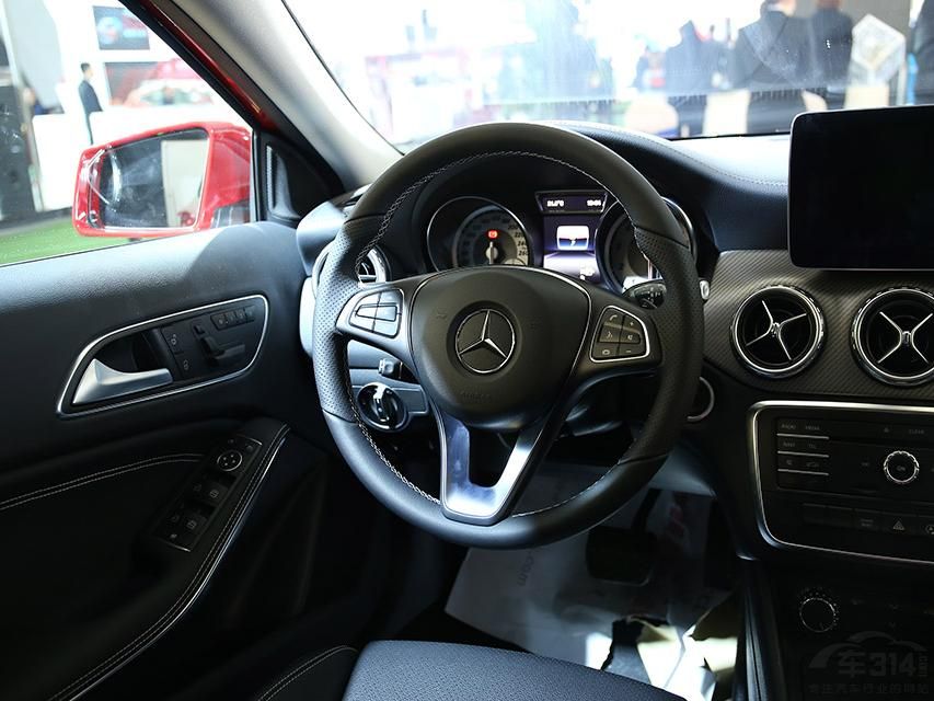 �������棬�³��ṩ1.6T��/�͹��ʷ�������2.0T��/�͹��ʷ����������ֶ����ɹ�ѡ��ƥ��7��˫��ϱ����䡣