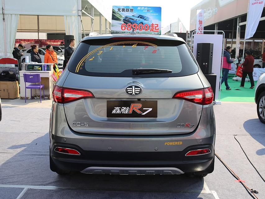 ɭ��R7ȫϵ����17Ӣ�����Ȧ������ʹ�õ���ƫ���ص�˫������Ͻ���Ȧ��