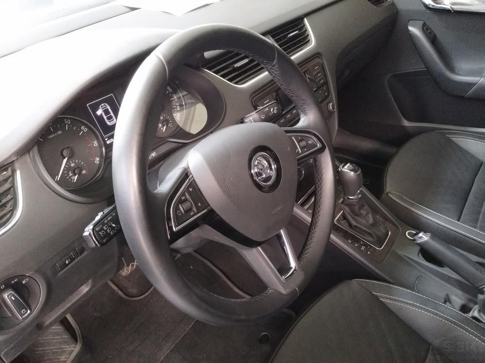 ���ݳ��͵Ĳ�ͬ���䱸�д��Ƹ�������ǰ��դ�����ոܶƸ��������촰�Լ���ͬ��ʽ����Ȧ���͵ȡ�