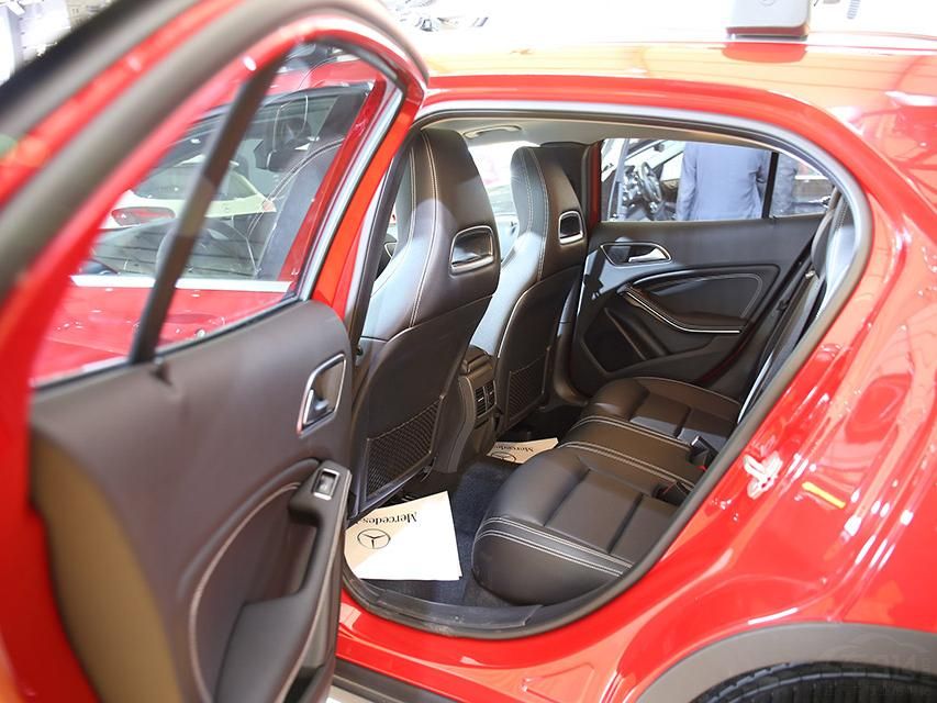 GLA���ö����ߵĻ������ͣ�����������������ߣ���������������SUVһ�����˶����ʡ�