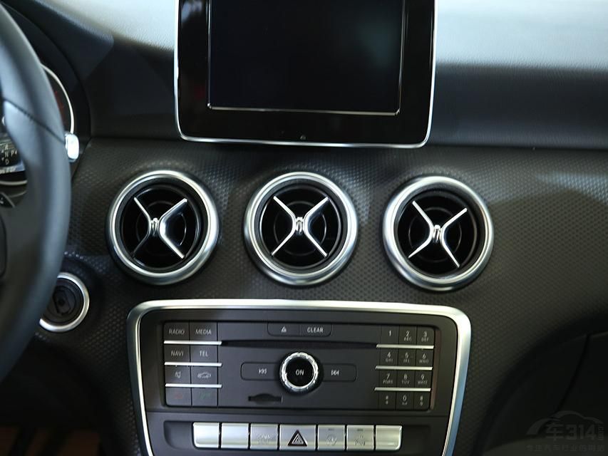 ����7��Ĵ���Ļ����ɫ��תʽ����ڡ���Ƥ�����ķ����̶�ʹA�������ڲ��ռ����ʱ�икͻ����У�ԶԶ�����Ͽ�͡�