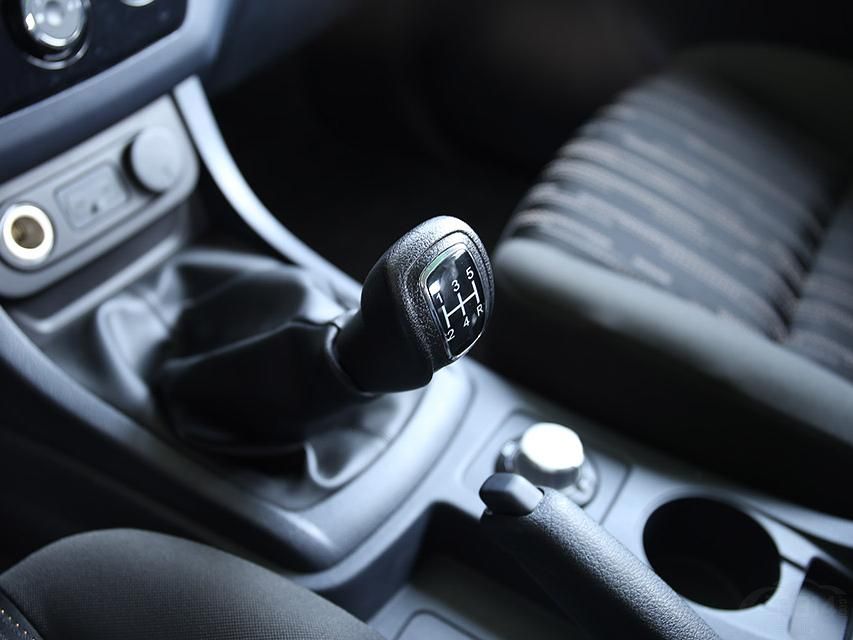 ���ܽṹ������˫�����������ǰ���ܺ͸ְ嵯�ɷǶ��������ܵ���ϡ�