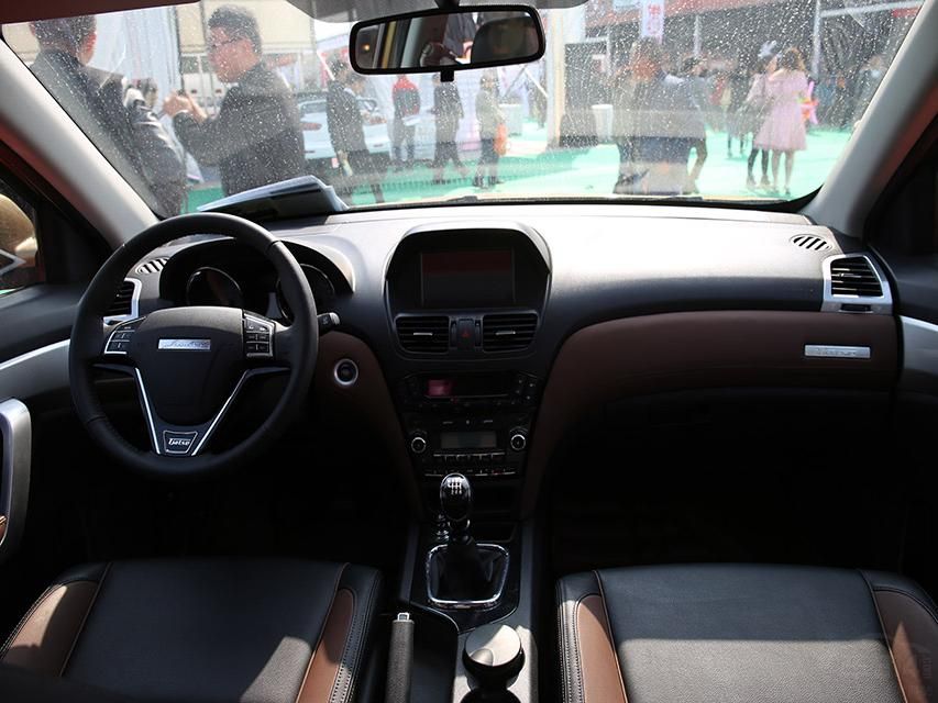 �ٰ��ȵ��п�̨���öԳ�ʽ��ƣ�����������ӹ���ó�ʹ�õ�����ʽ�����̿�������������³��ͷǳ����ơ�