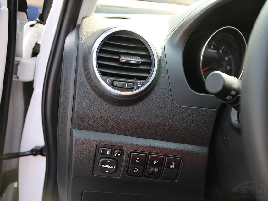 ���ε����������ϱ�����ͬ�����кܺã�������ʮ�ּ�࣬�������ʸС�