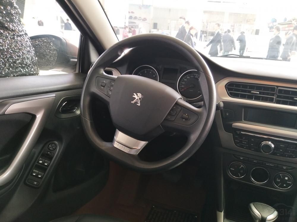 ��β�����棬�³�ͬ������Ϊ������ɫ��ʨצʽβ���顣