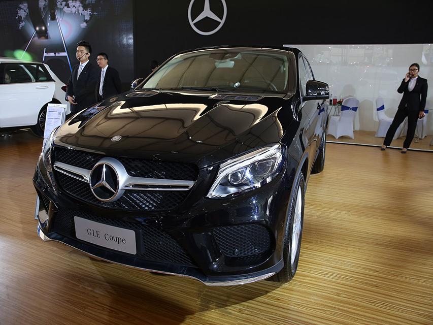 ����GLE����ʵ���Ǳ���M�������ڸĿ�ͣ��뱼��E��������ͬƽ̨����ġ��³���Ҫ�仯������ǰ��ơ�ǰ���ոܡ�β�ơ����������Լ�����ϸ�ڵȲ��֡�