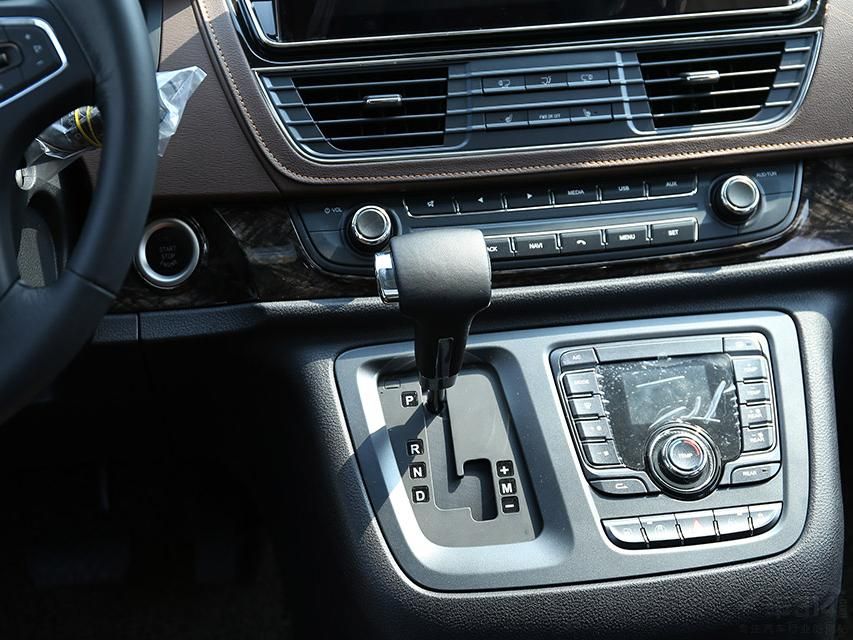 �䳤���߷ֱ�Ϊ5168/1980/1928mm�����ﵽ3198mm���ڲ�����7��������ơ�