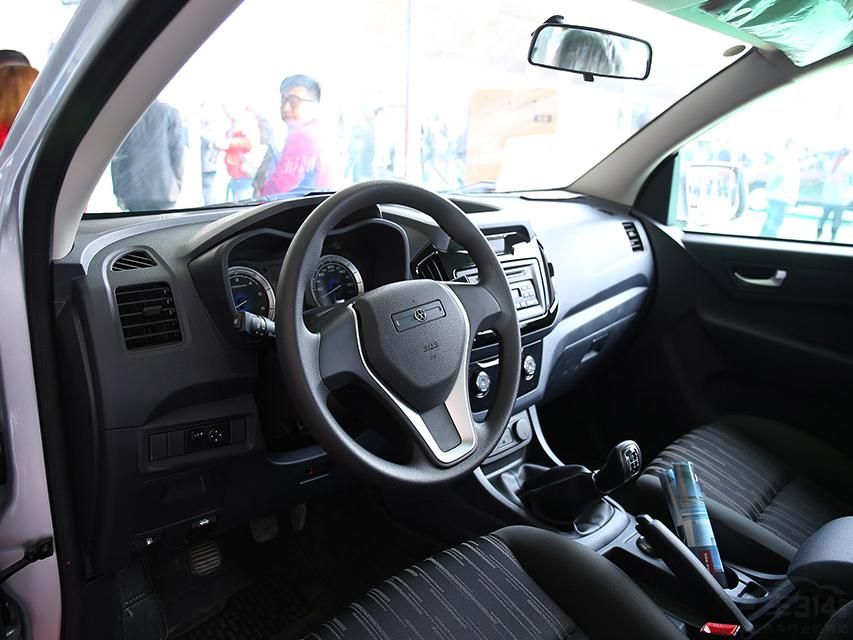 �����ߴ�Ϊ5590����׼��5305mm����1860��1785mm������ߴ�Ϊ1765��1530��480mm��