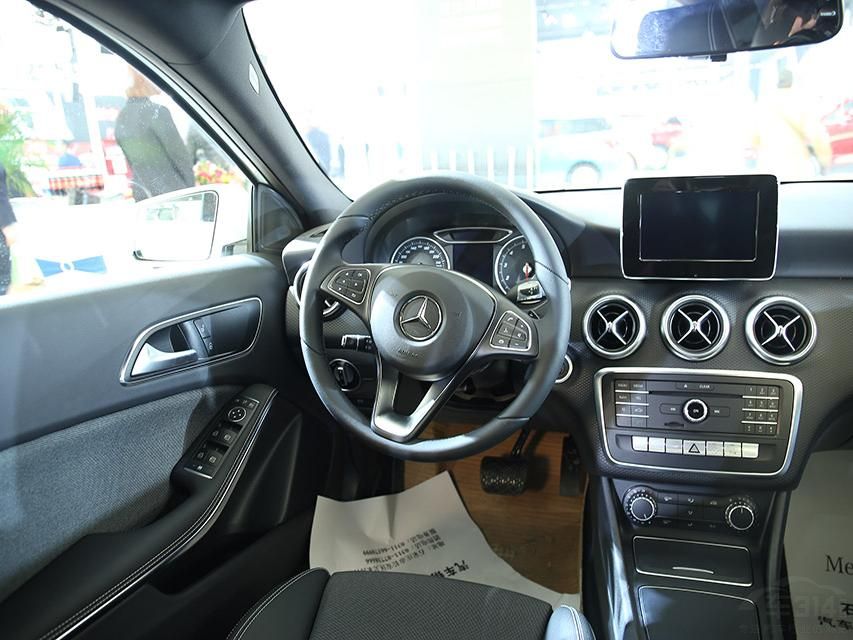 ������A������Ҳ�仯�ķǳ����ף��п�̨������ȫ�µ���Ʒ�񣬺ڰ׻�����ɫʮ�ּ�ࡣ