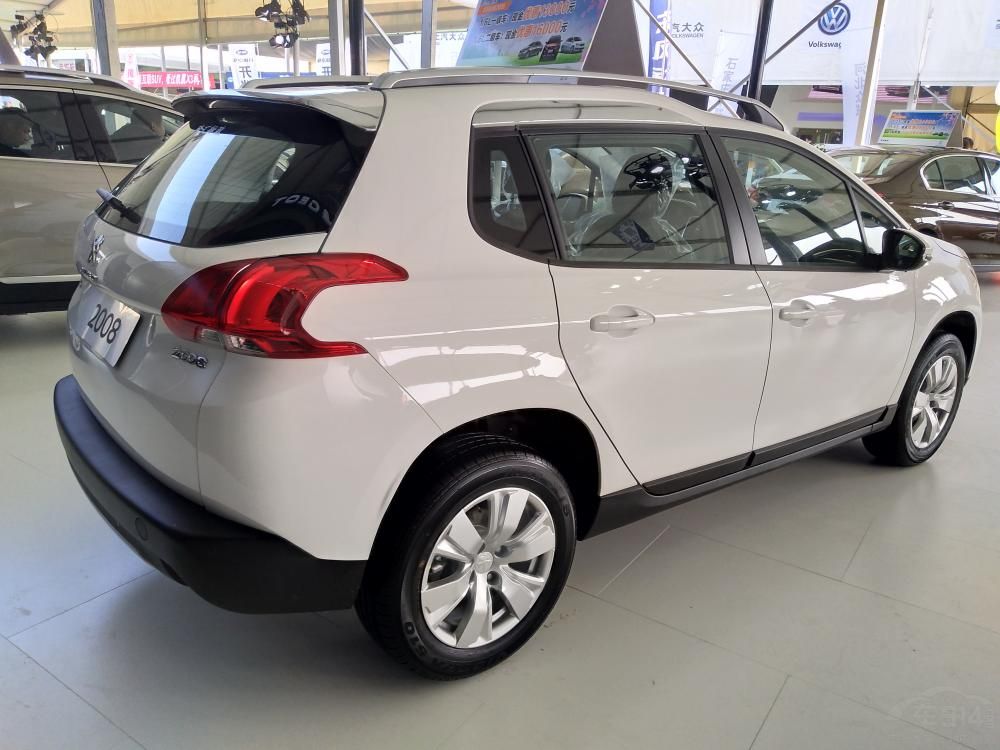 �³���β����ͬ�����ü��廯ʨצʽ�ڲ���ǻ��ơ�