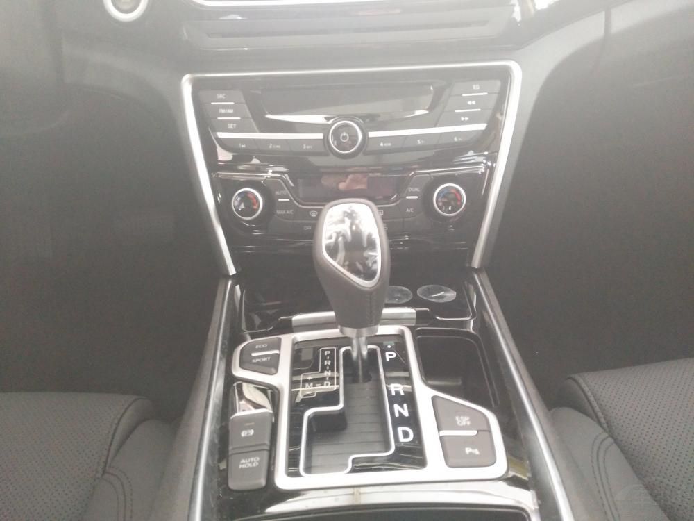 ���͸����Χ��������ɫװ�ΰ塣