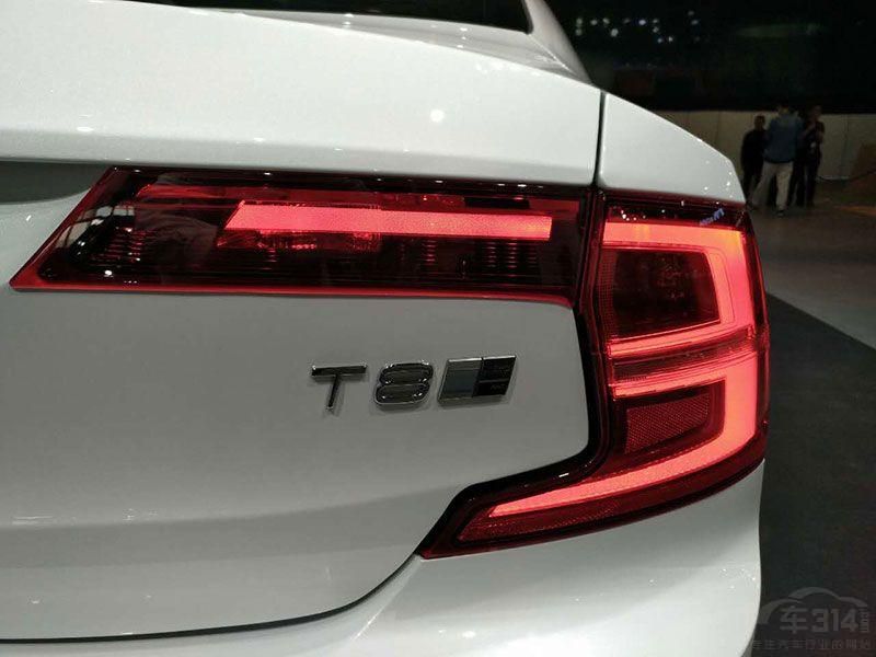 ��̨�춯ϵͳ�ۺ������Ϊ300ǧ�ߣ��ۺ����Ť�ؿɴﵽ640ţ�ף�����5.6�����Դ�0���ٵ�100����/Сʱ��