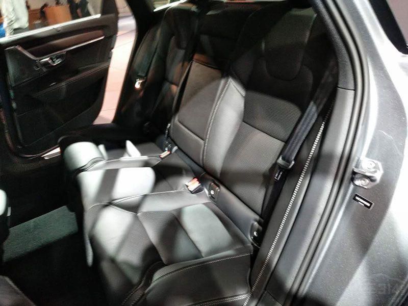 ���÷��棬�³�����������ĳ��ػ���������װ���Լ�Bowers&Wilkins����ϵͳ�ȡ�