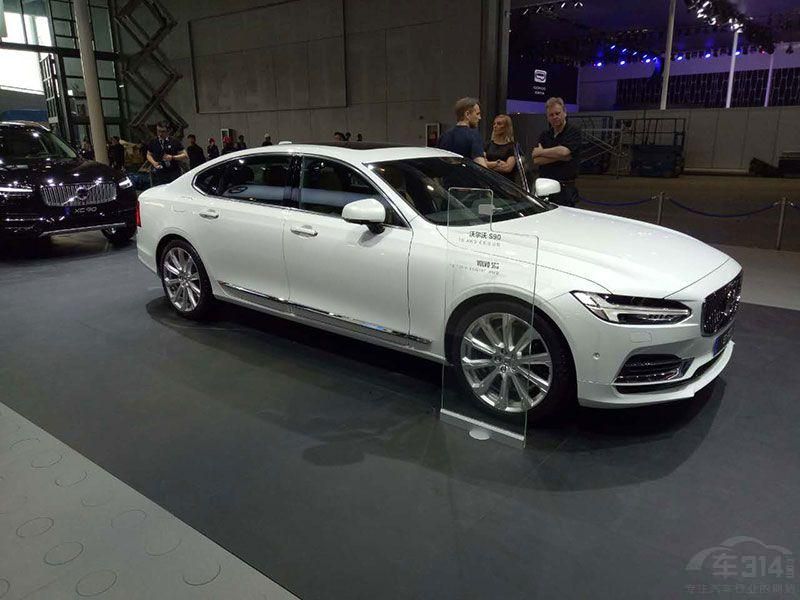 �³�������2.0T˫��ѹ��������綯����ɵĶ���ϵͳ������ϵͳƥ��8������һ������䡣