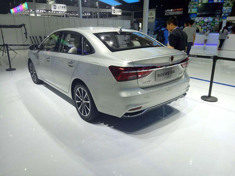 ���÷��棬����ei6����ͨ��һ���ḻ��ESP��ABS��������ɲ��̥ѹ��⡢��Ƹ߶ȿɵ���Ӧ�о��У���������YunOSϵͳ������֧�������ܣ��Լ�ң�ؼ�ʻ��