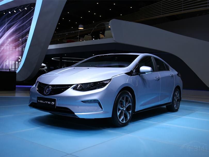 �³��ĳ����ߴ糤���߷ֱ�Ϊ4579*1811*1494mm�����Ϊ2694mm��