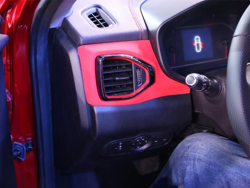 �����Ƿ�����������ײɫ����ɫ��ʽ��͹����������ƵĲ�θС�