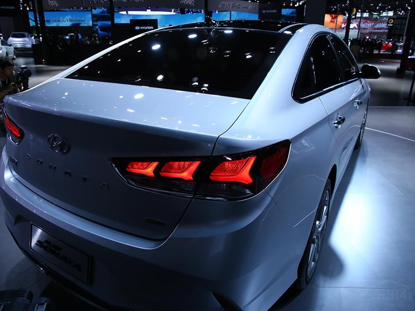 ��ͨ�汾���͵��ڲ����ɶ���ʽ�Ƹ�������ɡ�