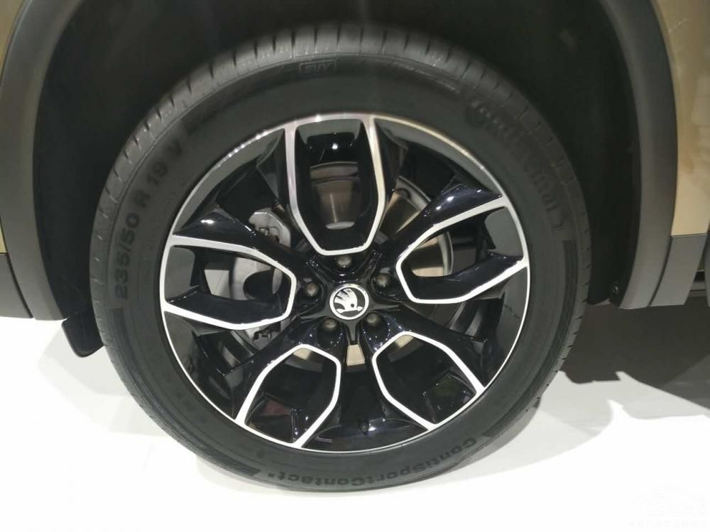 �µ��ǿ˵ĳߴ����ͬƽ̨��;��L��