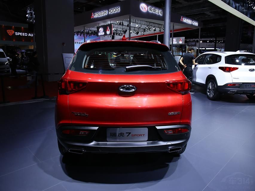 �³���������ɫ�����ѡ���³��ĳ����ߴ糤���߷ֱ�Ϊ4505/1837/1670mm�����Ϊ2670mm��