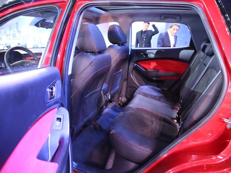 ����������������˸о�����̨SUV��ʱ���ƴ����ĳ徢��