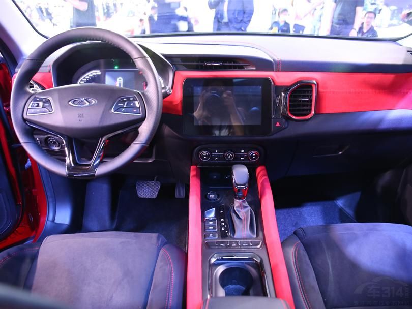 ���β�������Ŀ����һ���ߴ�ϴ�Ŀյ�����ڣ������Ƿ�����������ײɫ����ɫ��ʽ��͹����������ƵĲ�θС�