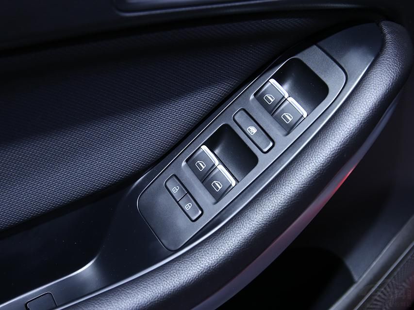 ��7 SPORT��1.5T+DCT�����ʹ�ǰ������ָ����Ϊ13.89-15.39��Ԫ