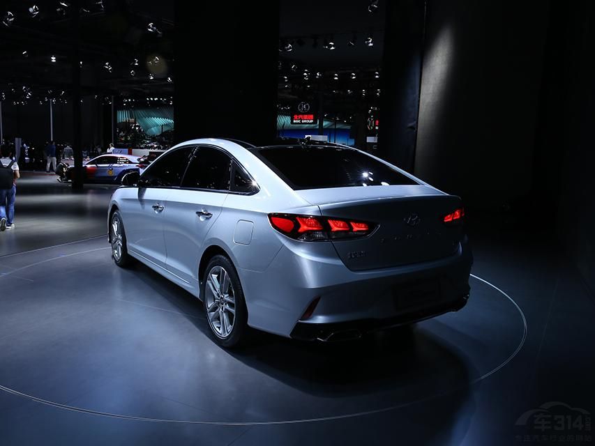 �³��ṩһ̨�����Ϊ245������2.0T��������ѡ����������ƥ�����8���Զ������䡣