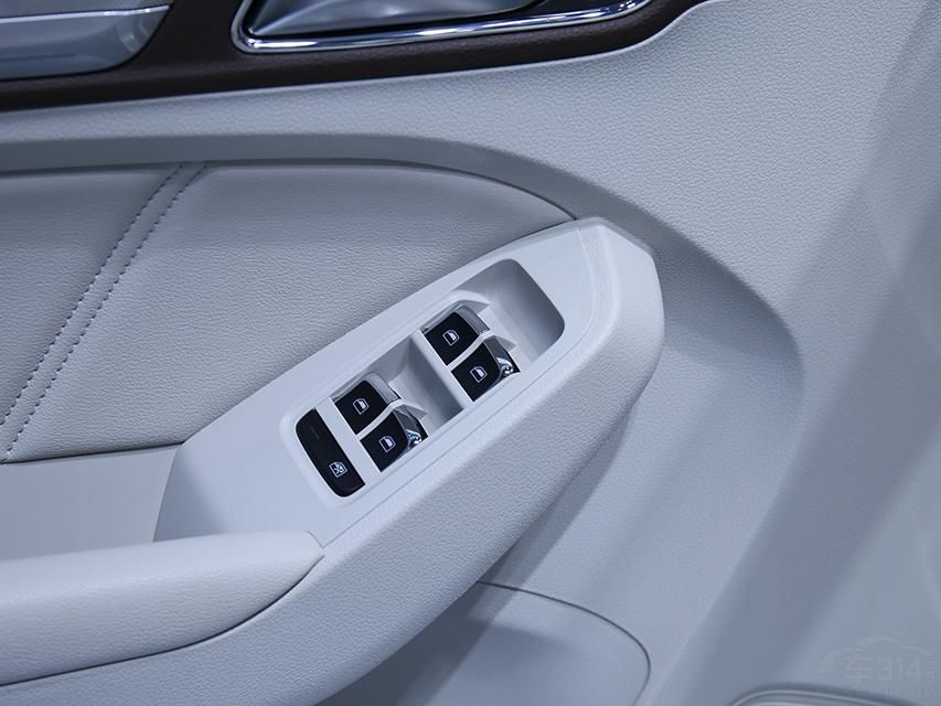 Ϊ�û��ṩĿ�ĵ�����Ԥ�⡢·���Զ��Ż���ǰ��ӵ�����ѡ�3Dȫ��·����ͣ������λ��Ϣ���Լ����׮��ʵʱ��۵ȷ���ȵȡ�