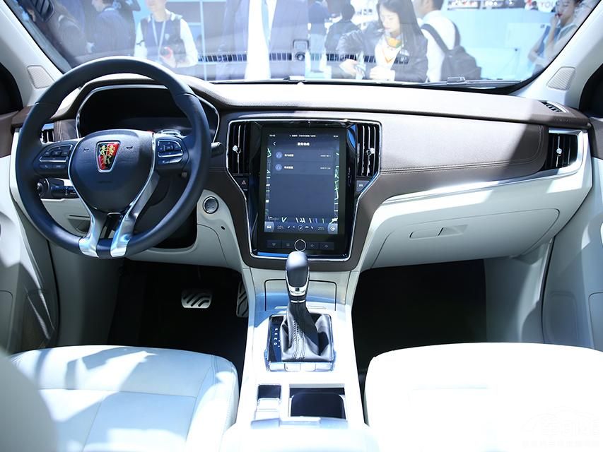 �³�װ����ǹ��Ϊ235/50 R18���꼪˹Ʒ��Arctictrekkerϵ����̥��