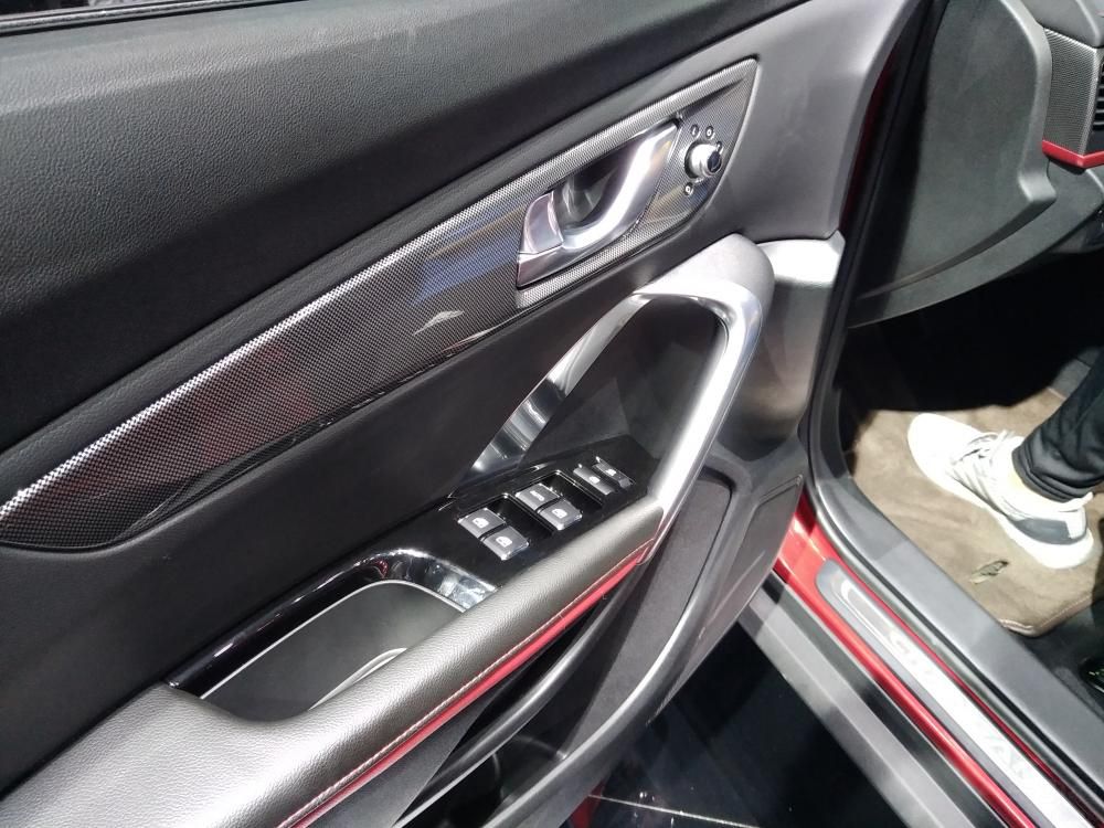 �����߷ֱ�Ϊ4500/1855/1690mm�����Ϊ2650mm��