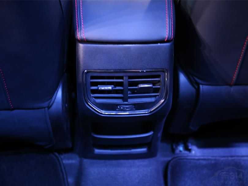 �ڹ��ܷ���Ҳ������ʵ���ԣ��ܹ��ü�ʻԱ������زٿ�������Ļ��