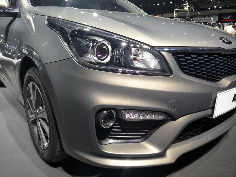 �ó����������к�ɫ����ܡ�