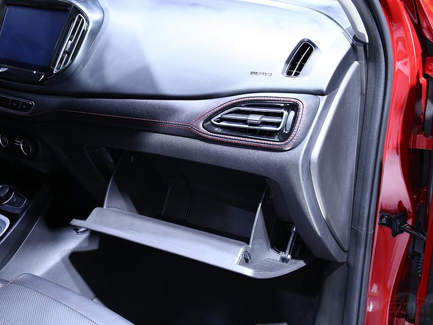 �ֱ�����7����5����3�Լ���3x���ֱ𺭸���С��SUV�Լ�������SUV�г���