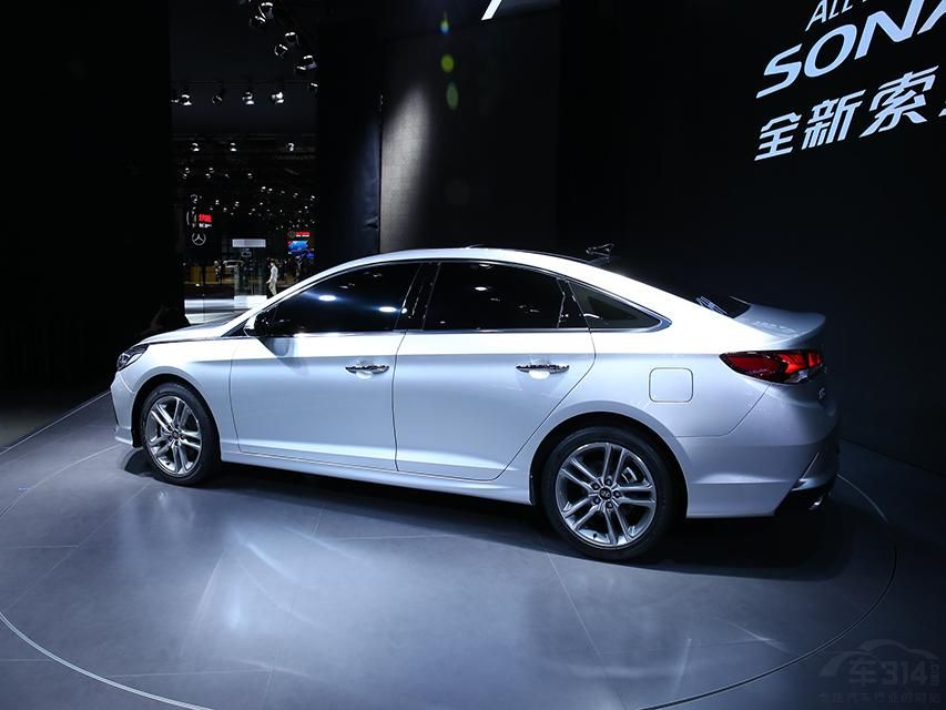 ����ϵͳ��2.0L��2.4L������ƥ�����6������һ������䡣