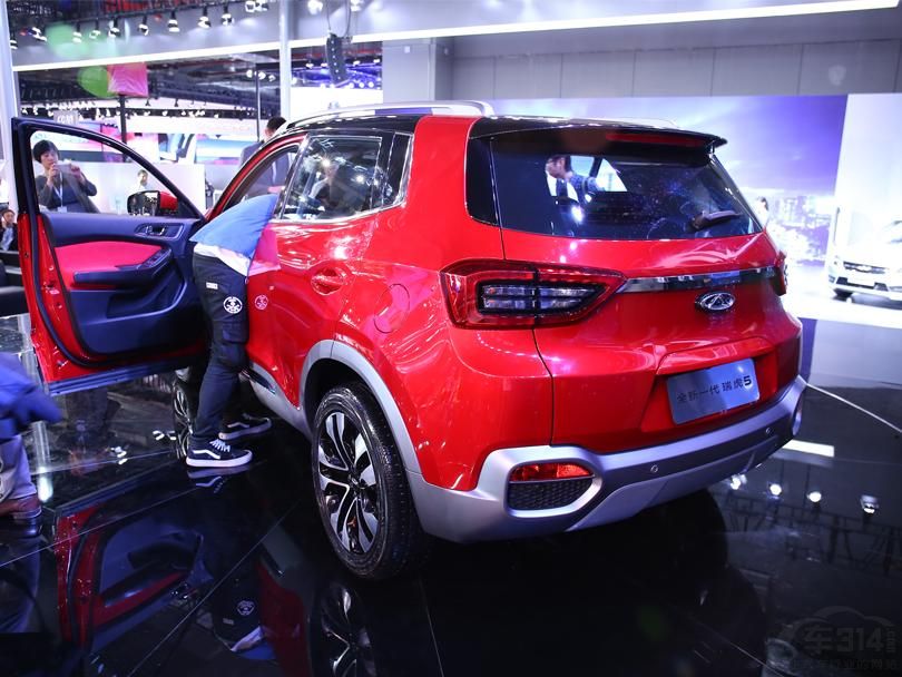 ���β�������Ŀ����һ���ߴ�ϴ�Ŀյ�����ڣ������Ƿ�����������ײɫ����ɫ��ʽ��͹����������ƵĲ�θС�