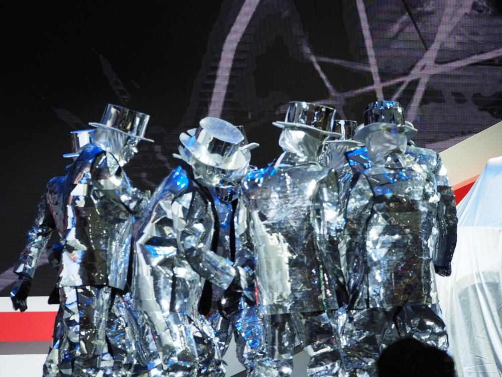 ��������̨�����ǲ�����Ҳ�������ö�Χ�۵���Ⱥ�ɣ�