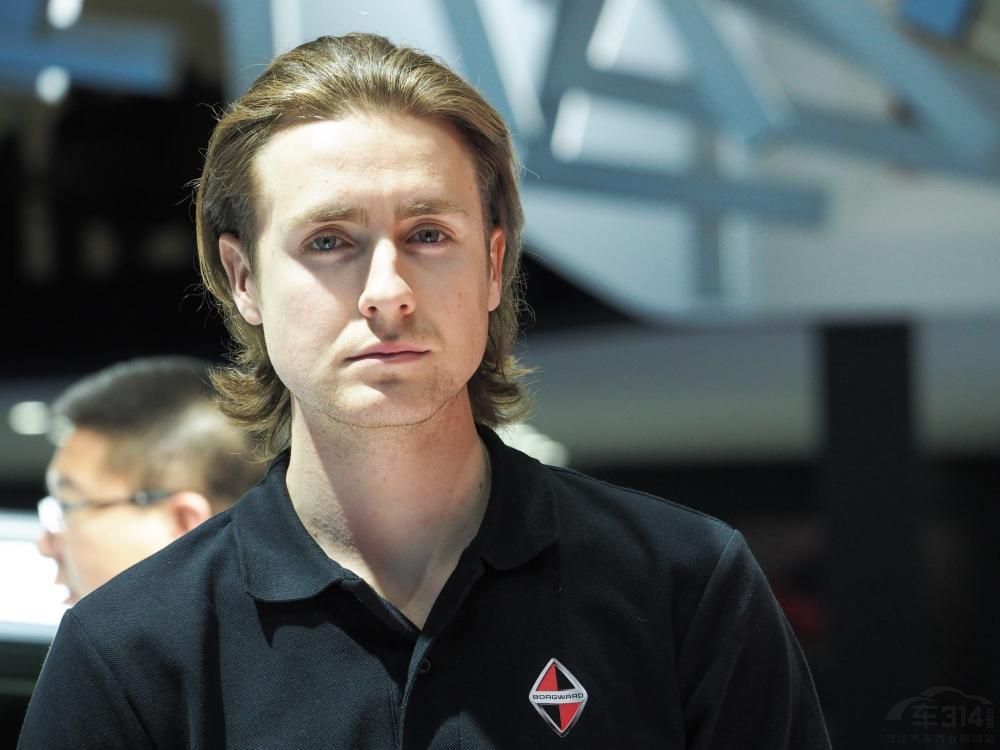 ����Ƥ�������ŵ����Һ�ɫ���촽������ͻ������٣����������͡�