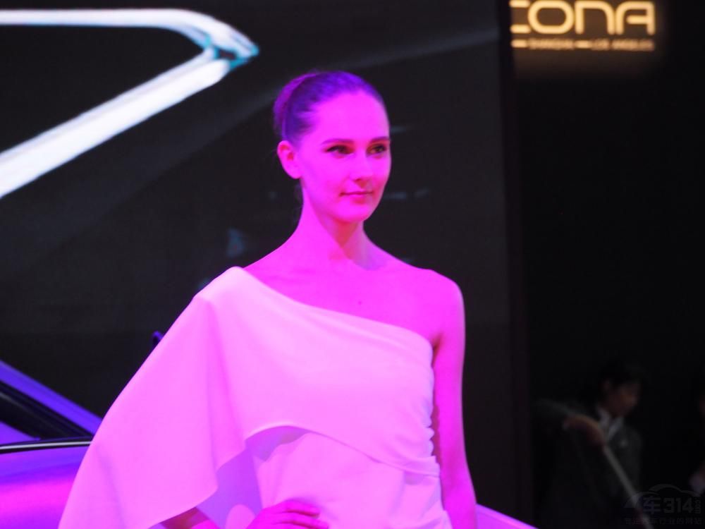 һ������һ���߳�һ�㣬������üë�������һ��СС�����ƣ����з·���Ԣ�⣬������˼�롣