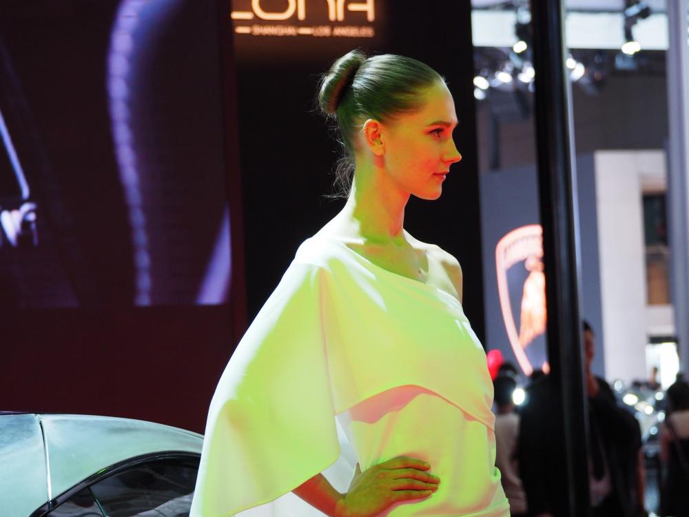 ��������Σ����ŵ���̬���Դ�һ˿��ɬ��̸�£����˿��˲��ɵ���������������