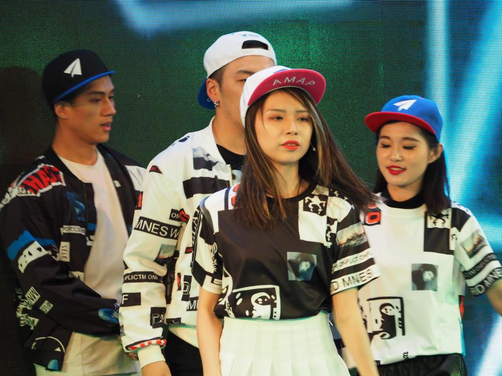 �ǻ�����������ˣ����������Ķ�������ǧ�㽿�ˣ������仯��