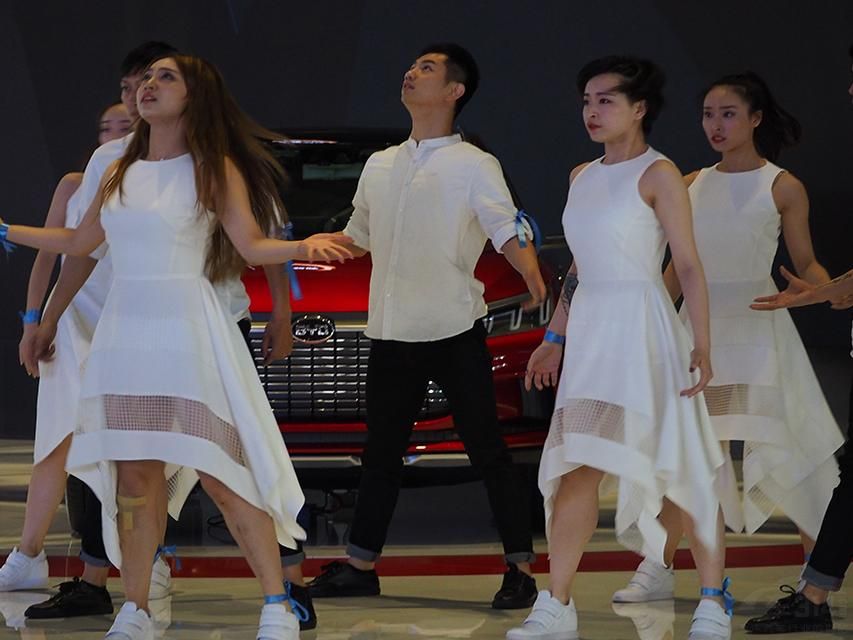 һǰһ��˧����Ů�����ﶼ��Ϸ����