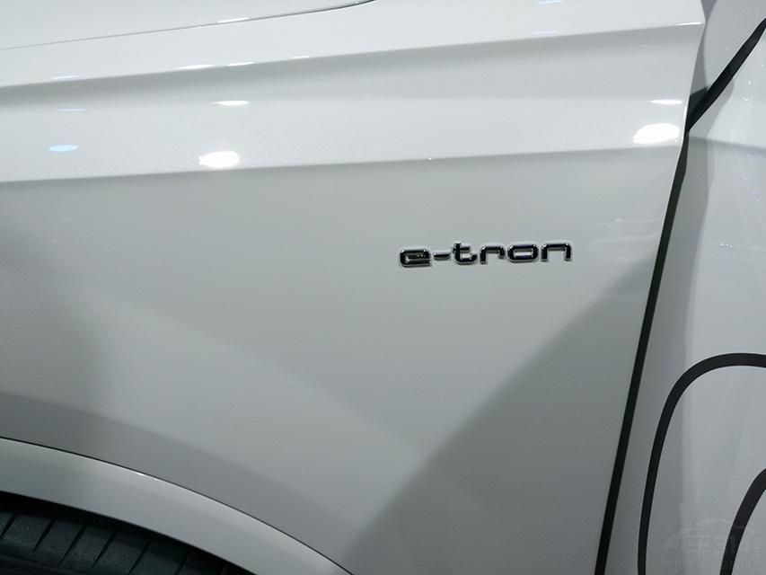 ³ξɶǰƶԼڿǶȣΪÿλ˿ṩʵռ䡣