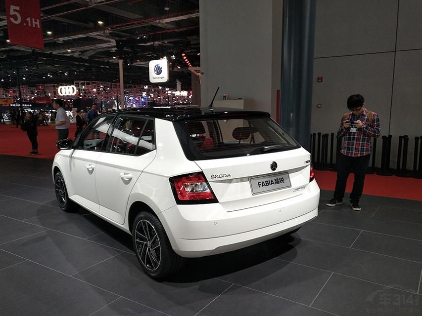 ˹´ﾧĳ߷ֱΪ3993/1732/1487mmΪ2470mm